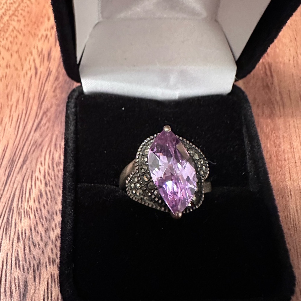 Elegant Purple Gemstone Ring